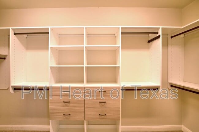 Building Photo - 1703 Elkins Ln