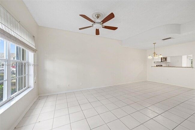 Building Photo - 4 Key W Ct