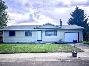 Building Photo - 24 Jaxson Dr