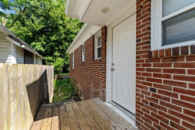 Building Photo - 4539 Crittenden Ave