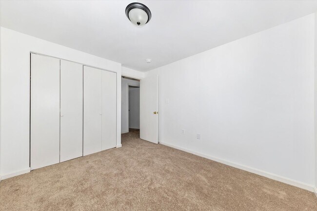 Building Photo - 13303 Country Ridge Dr