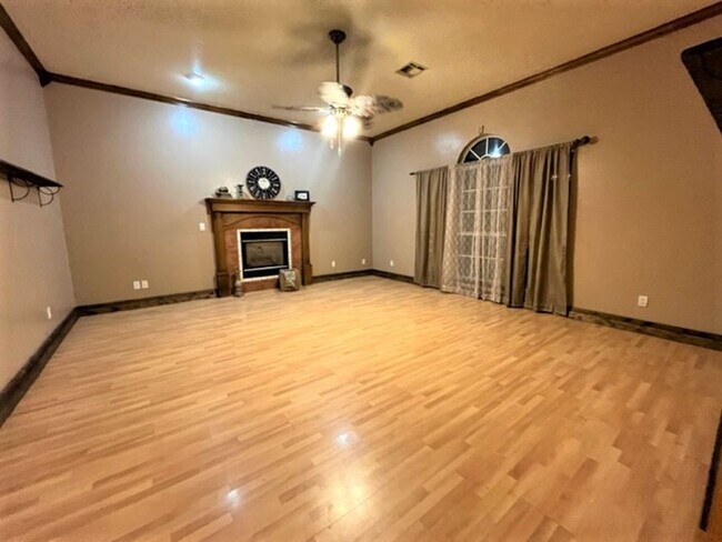 Building Photo - 8104 Eagle Cir