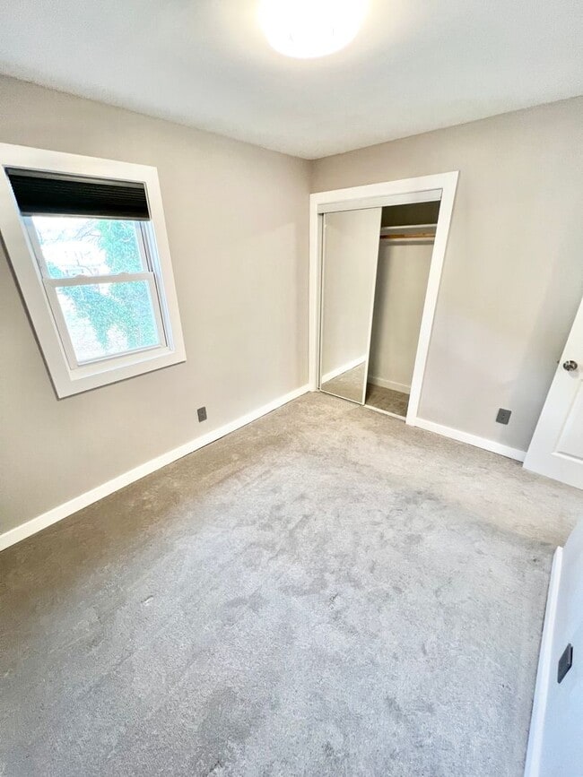 Building Photo - Meridian Apartments