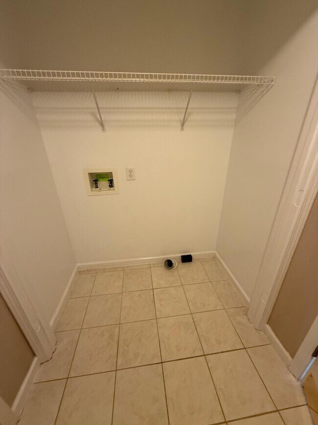 Building Photo - 500 Clifton Ct