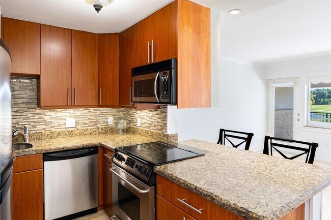 Building Photo - 4848 NE 23rd Ave