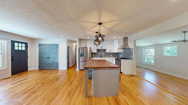 Building Photo - 505 W Rhode Island Ave