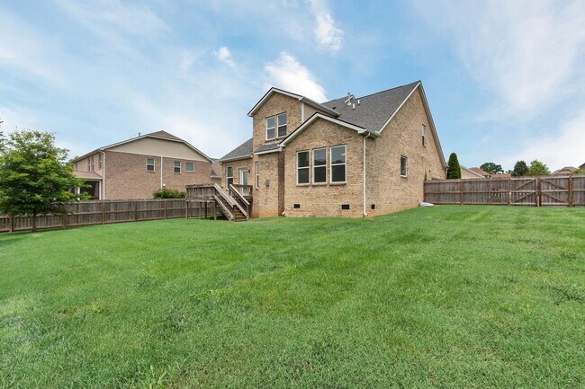 Building Photo - 1060 Harvey Springs Dr