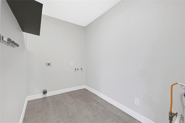 Building Photo - 7523 Azalea St