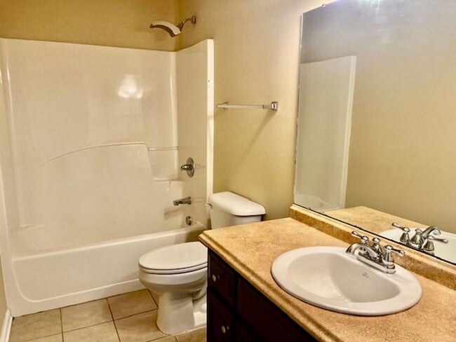 Building Photo - 127 Deer Run Trail NW