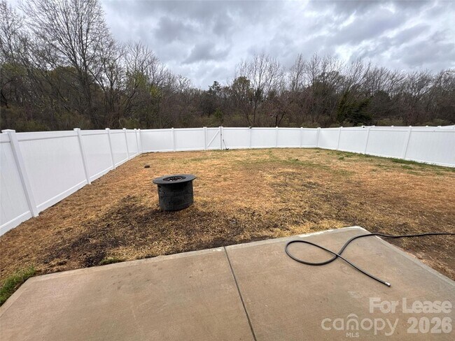 Building Photo - 1830 Vanderlyn St