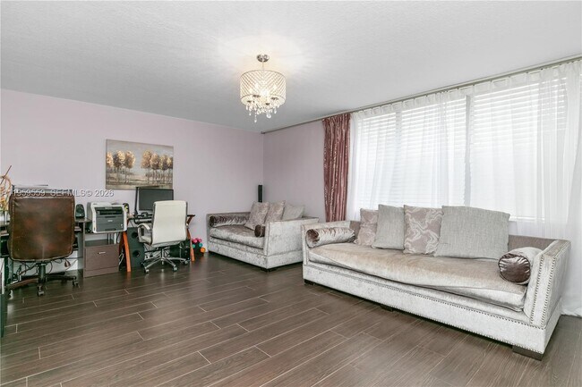 Building Photo - 20291 NE 30th Ave