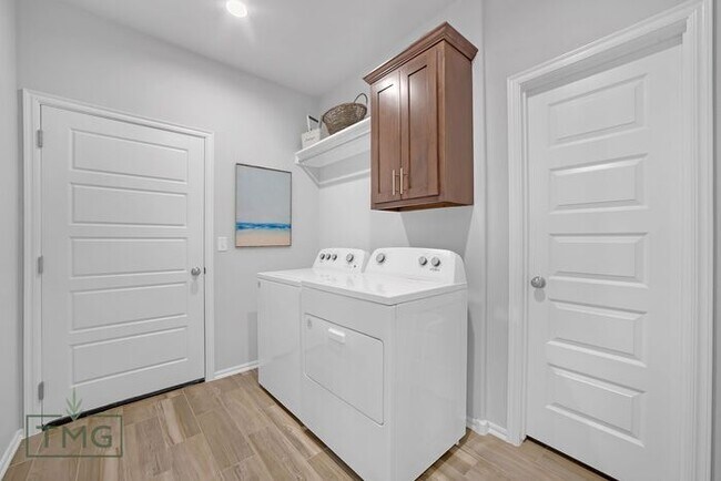 Building Photo - Owasso Dream Home! New Construction! Encla...