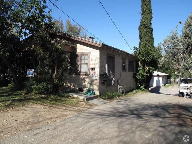Building Photo - 117 W Norwood Pl