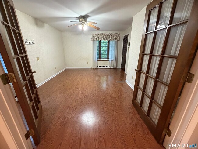 Building Photo - 26 Fern Dr