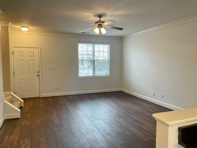 Building Photo - Timberlake Townhome