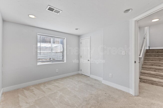 Building Photo - 1010 Newton St