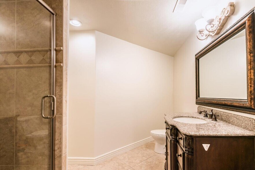 Building Photo - 1170 Eaglewood Loop
