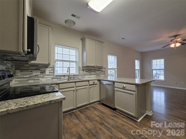 Building Photo - 2023 Heywood Ave