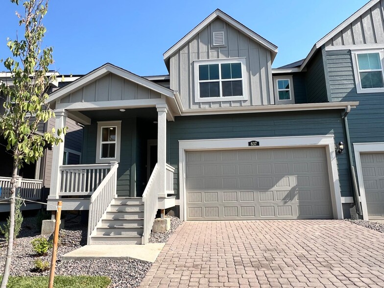 Primary Photo - 637 Lillibrook Pl