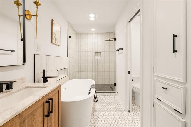 Building Photo - 5502 Graystone Ln