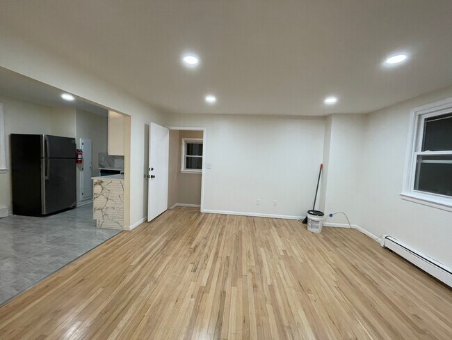 Building Photo - 14 Pilgrim Ct