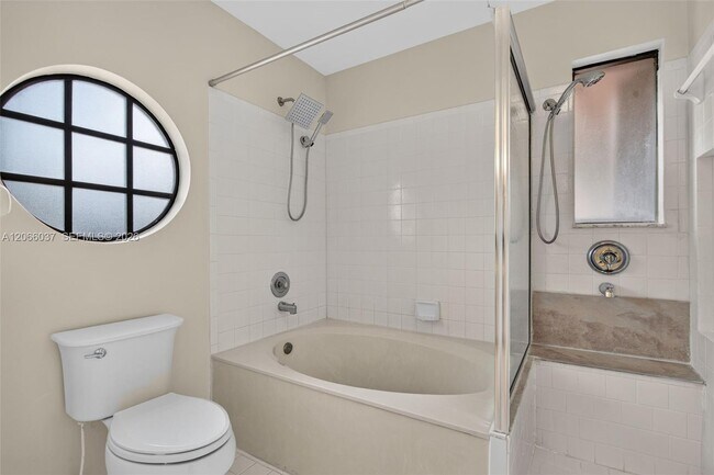Building Photo - 587 NW 38th Ave