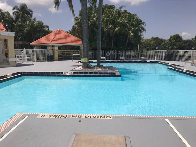 Building Photo - 12400 Vista Isles Dr