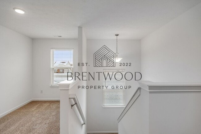 Building Photo - 7237 Gln Pk Wy