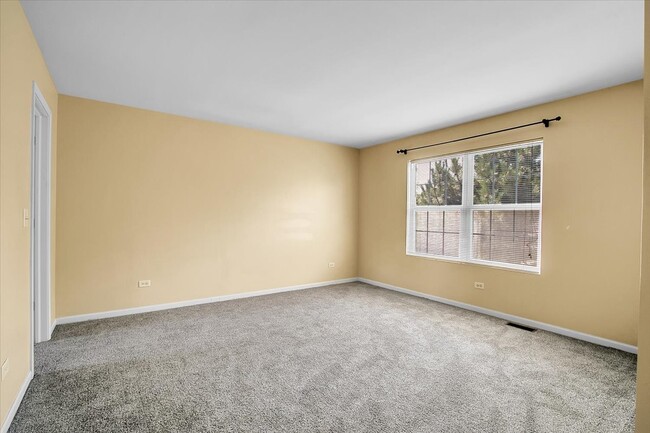 Building Photo - 4932 Montauk Dr