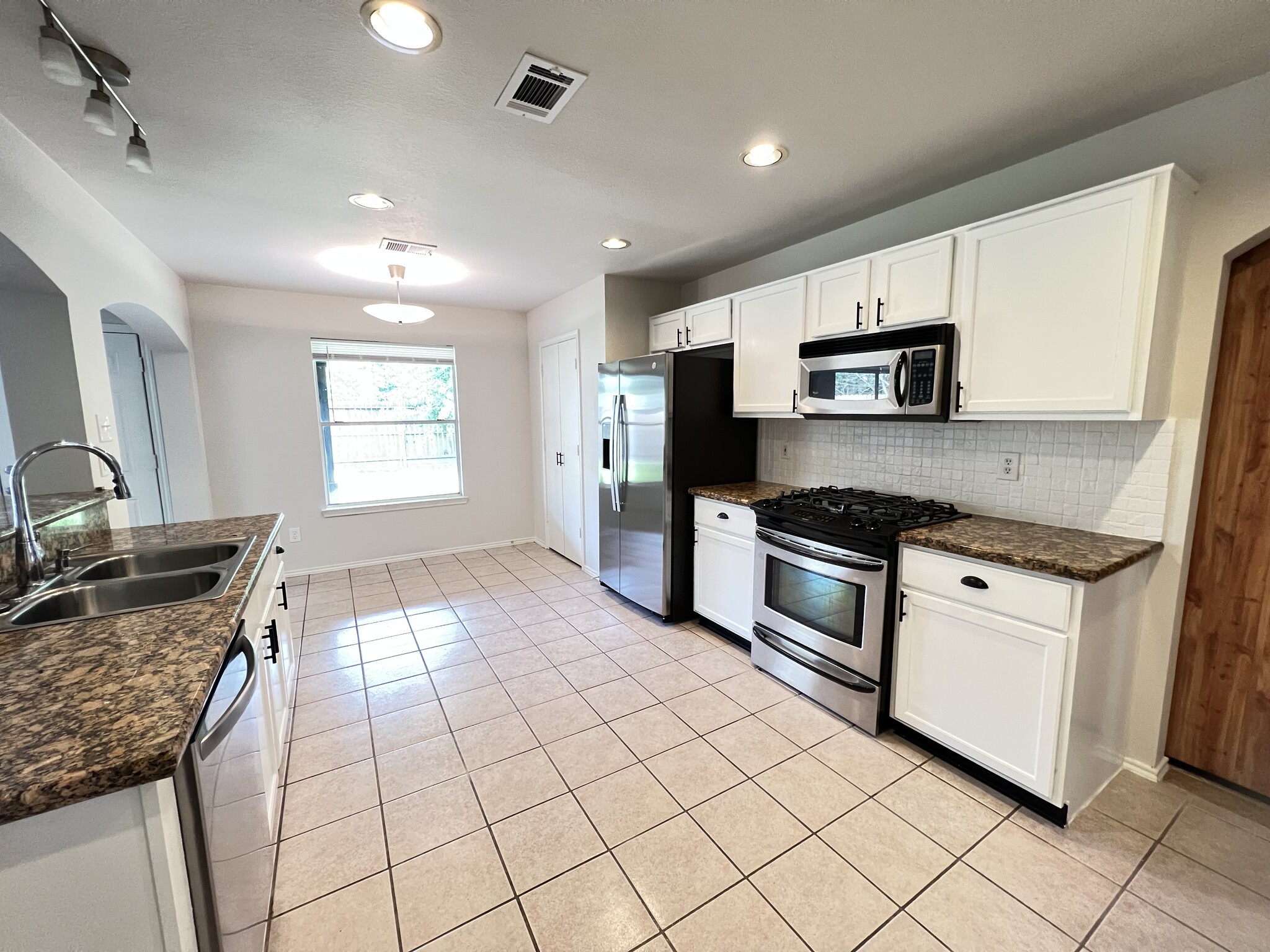 Building Photo - 18602 Twigsworth Ln