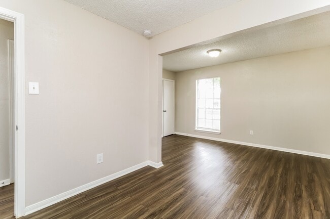 Building Photo - 7218 Wren Cir