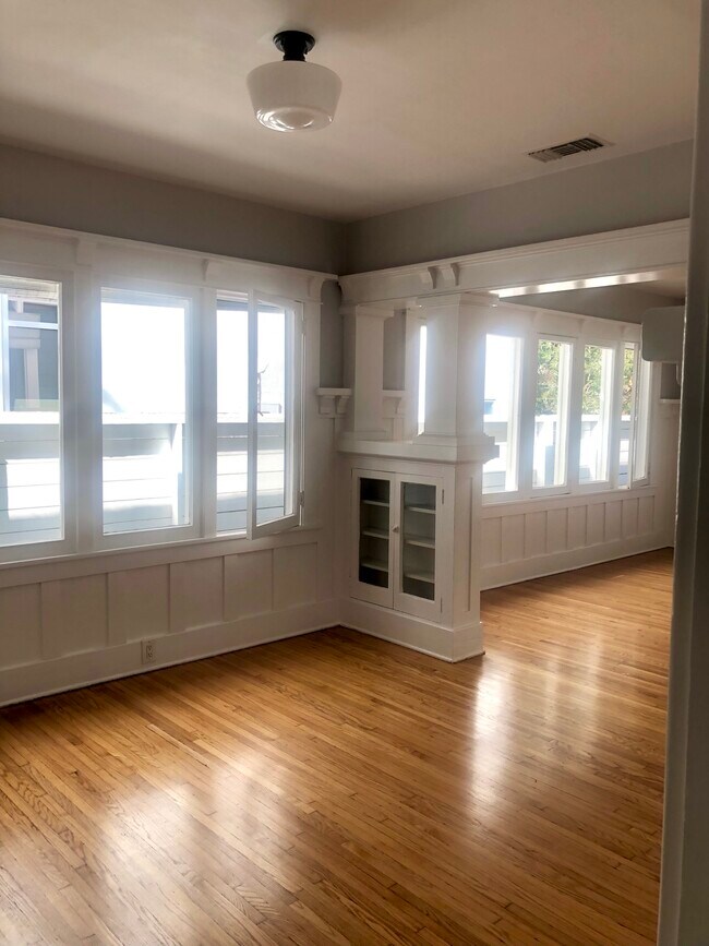 Flooded with sunlight - 232 Market St