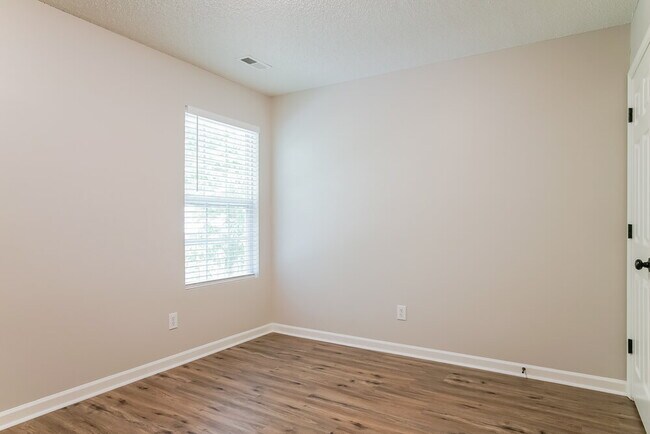 Building Photo - 1227 Arbor Greene Dr