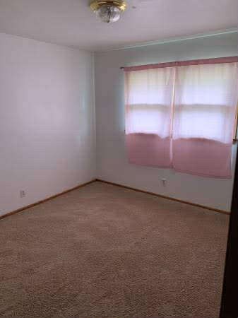 Building Photo - 10437 W Silver Spring Dr