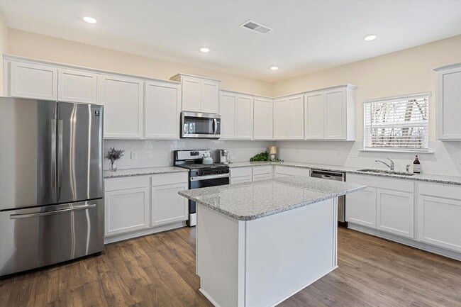 Building Photo - 4140 Bentwood Cove Dr