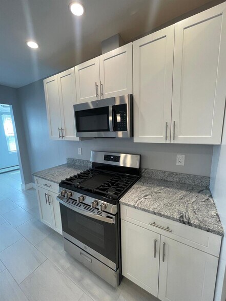 Building Photo - 356 Somerville Ave