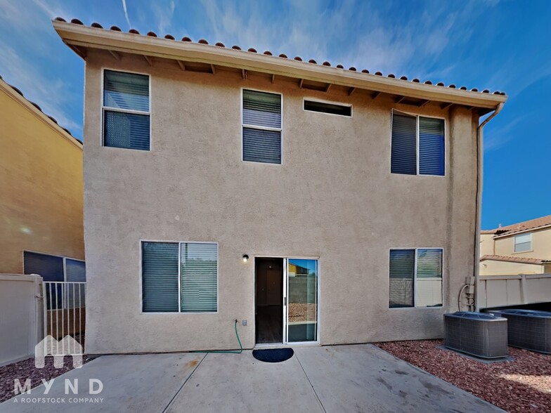 Building Photo - 2520 Olay St