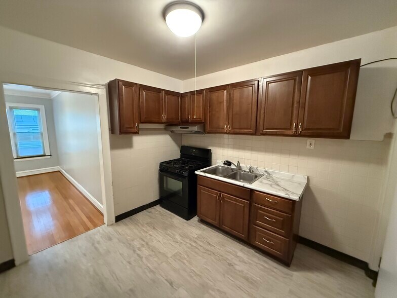 Building Photo - 4859 N Kenneth Ave