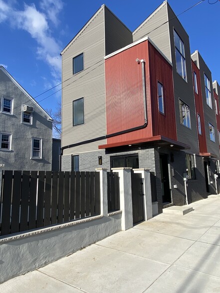 Building Photo - 3406 Conrad St