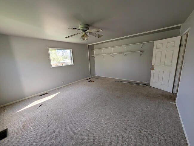 Building Photo - 3021 Woodmont Dr