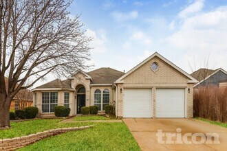 Building Photo - 4021 Chinaberry Dr