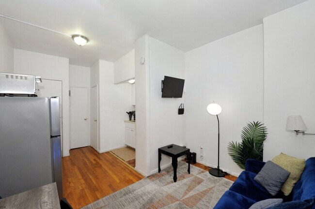 Building Photo - 474 9th Ave