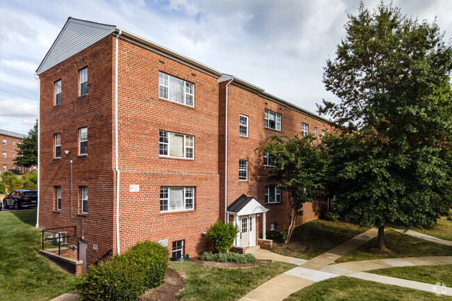 Building Photo - 6235 Wilson Blvd