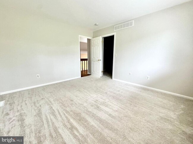 Building Photo - 39 S Turnberry Dr