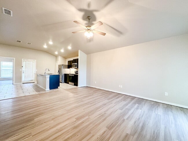 Building Photo - 13803 Quanah Ave