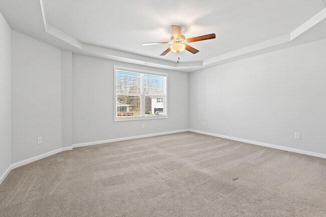 Building Photo - Gorgeous and Quiet 3Bed/2.5 Bath in Benson NC
