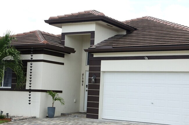 Building Photo - 14758 SW 39th Terrace