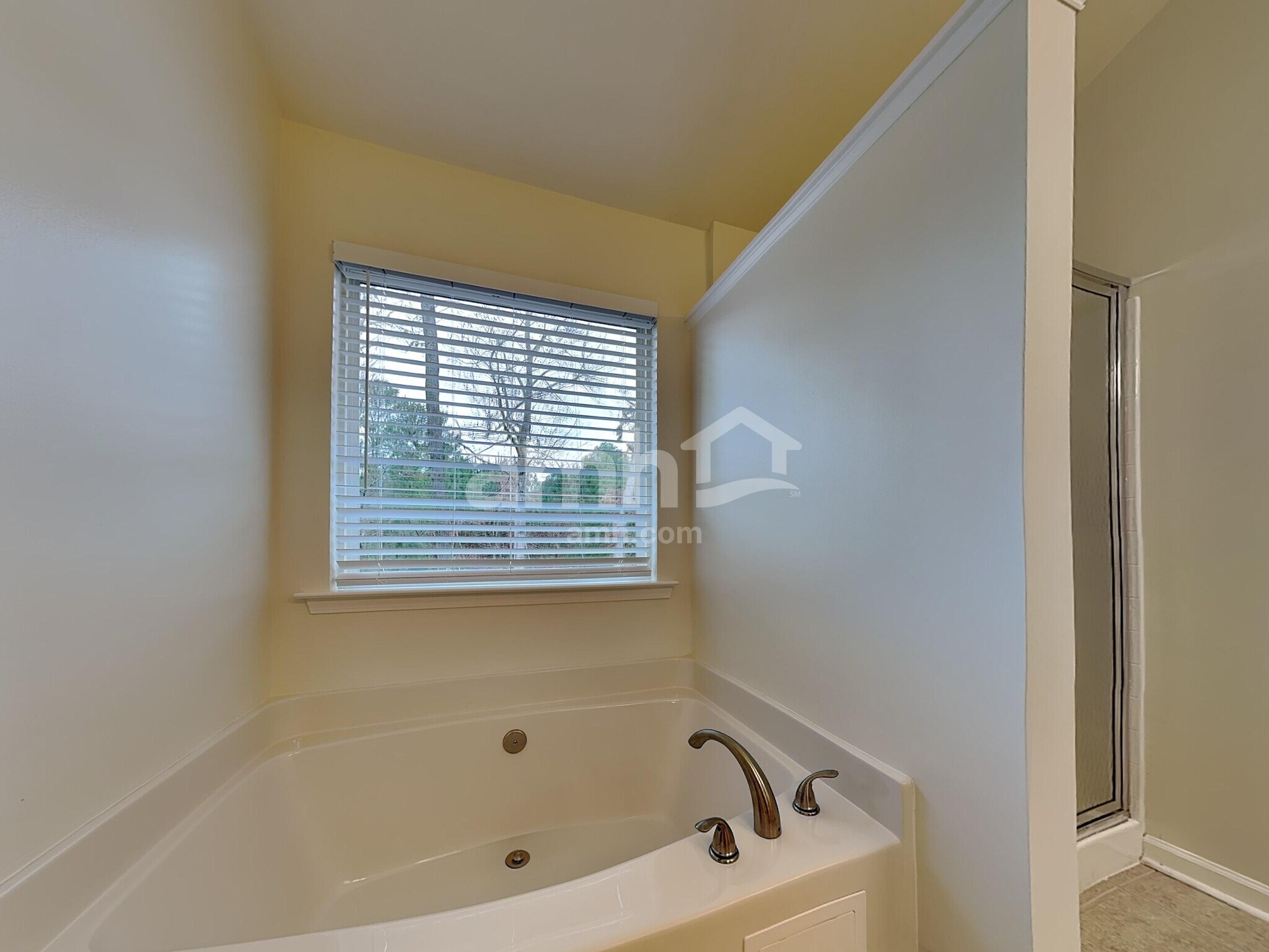 Building Photo - 488 Lincolnwood Ln