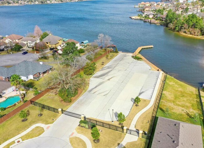 Building Photo - 12303 Trumpetfish Dr