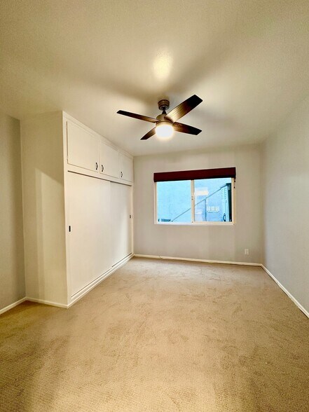 Building Photo - 317 Gull St